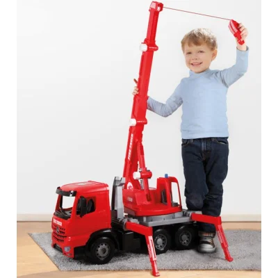 Lena Arocs Mercedes Powerful Giants vatrogasac s kranom, 70 × 39 × 28 cm